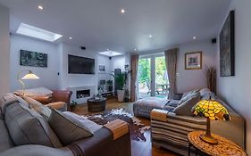 Pass The Keys Beautiful 3 Bedroom Family Home London  United Kingdom